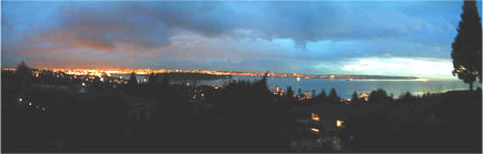 夜景1.jpg (68011 バイト)